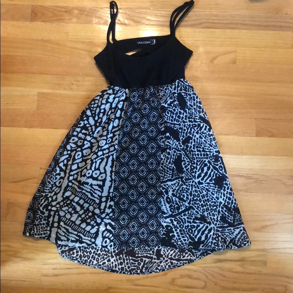 Volcom XS high-low dress. Black and white.